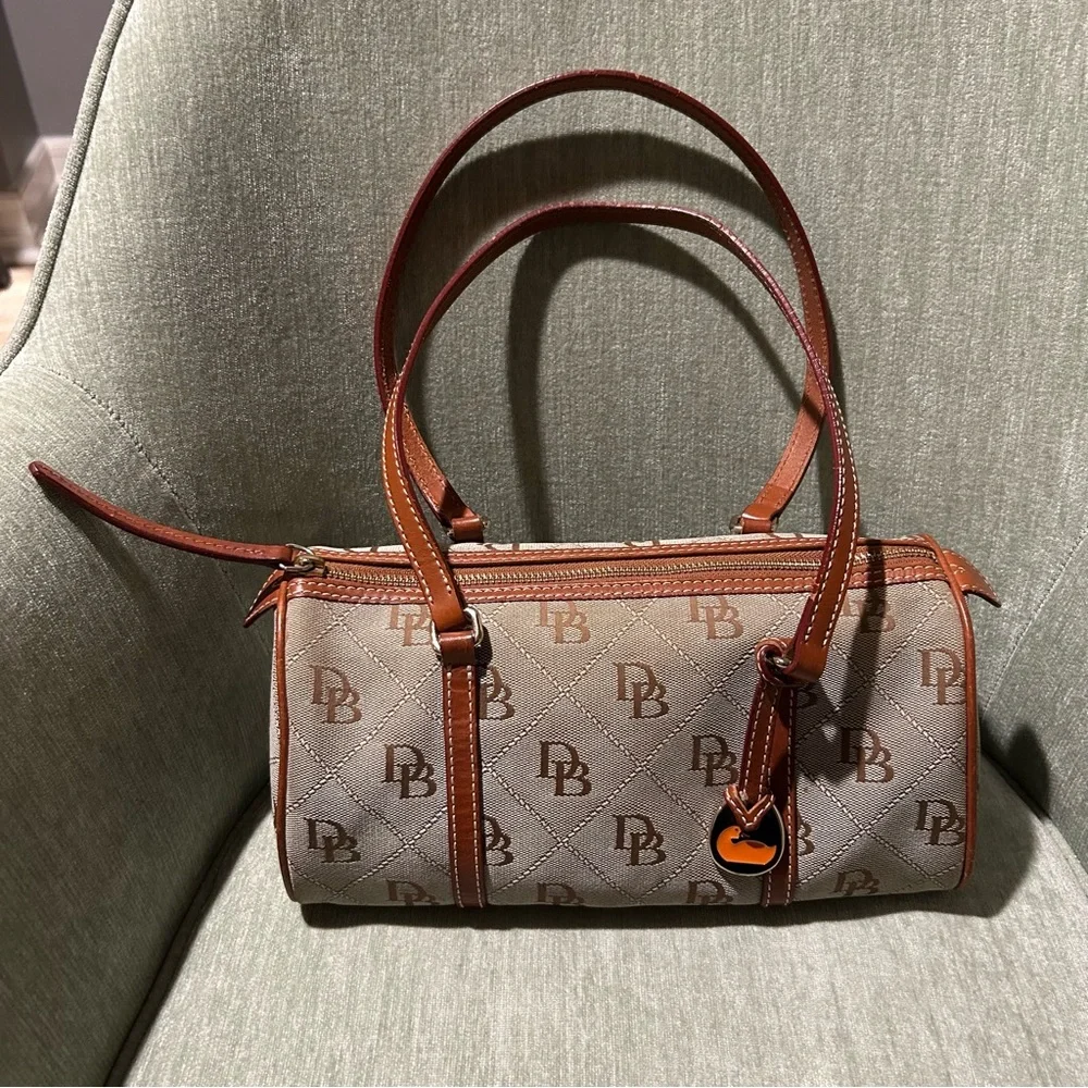 Dooney & Bourke Shoulder Bag Dooney & Bourke Barrel Bag Vintage D&B Bag Y2K - Picture 2 of 12